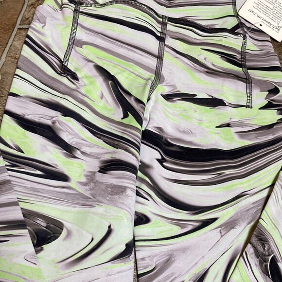 NWT Lululemon Swift Speed High-Rise Tight 28"
Paint Glide Warp Multi Sz 0 - Picture 8 of 9